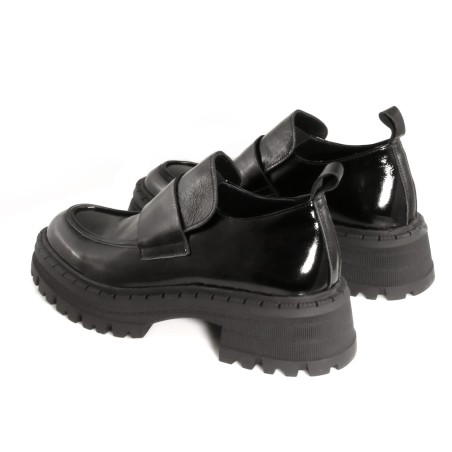 women court shoes