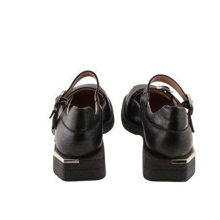 women court shoes