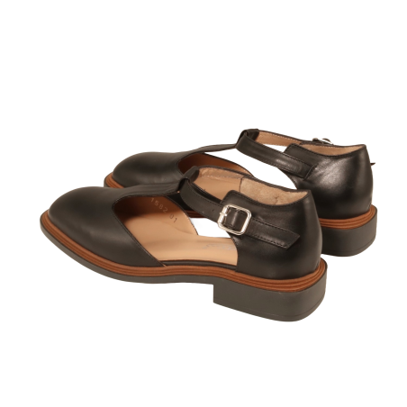 women court shoes