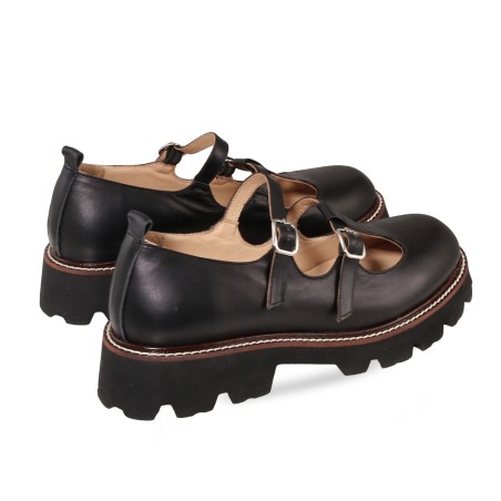 women court shoes