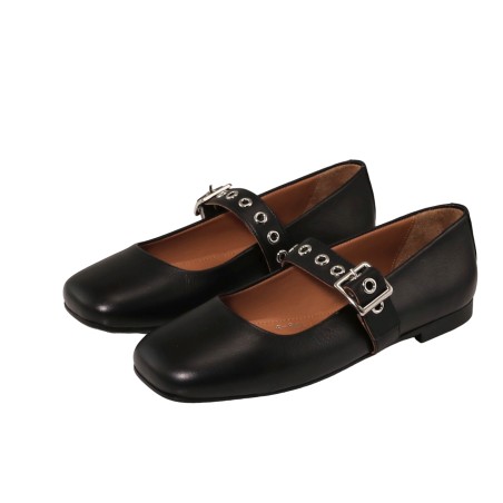 women court shoes