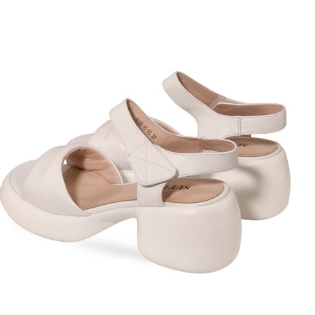 Women sandals