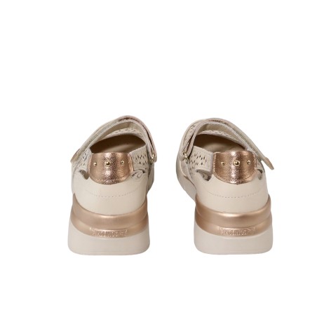 women leisure shoes