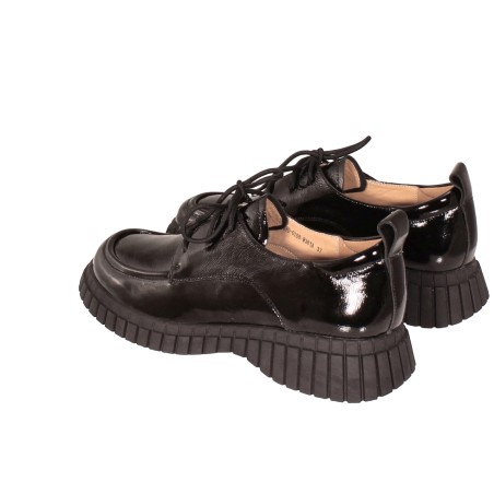 women court shoes
