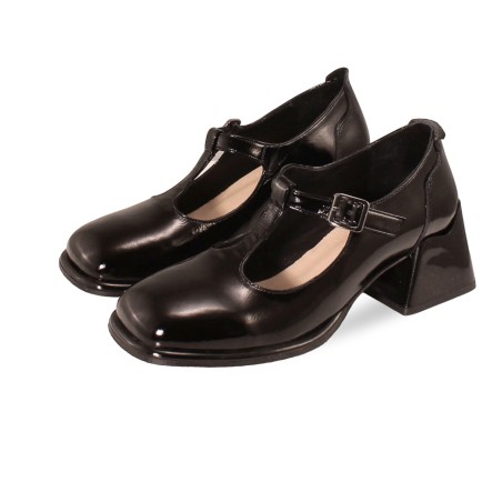 women court shoes