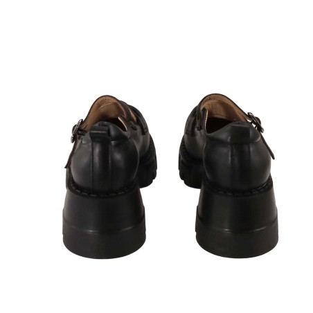 women court shoes