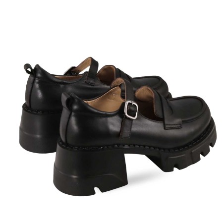 women court shoes
