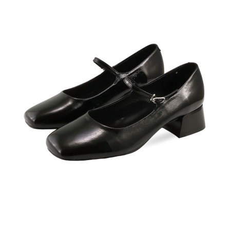 women court shoes