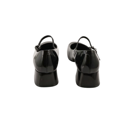 women court shoes