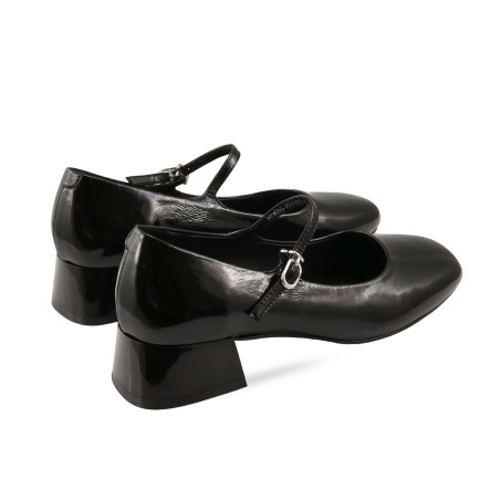 women court shoes