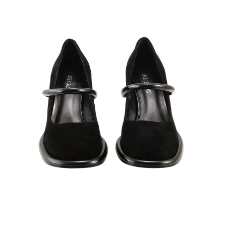women court shoes