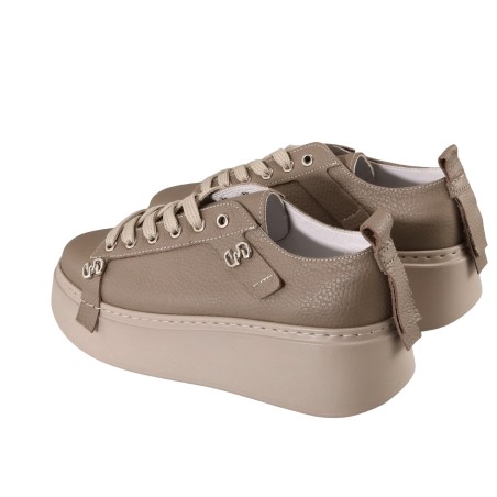 women court shoes