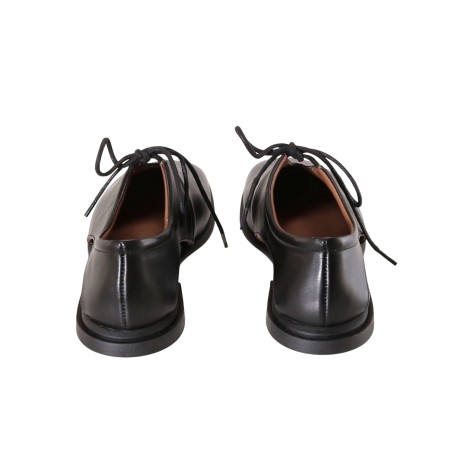 women court shoes