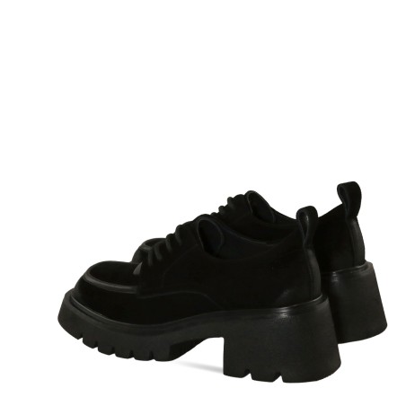 women court shoes