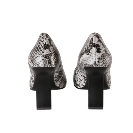 women court shoes