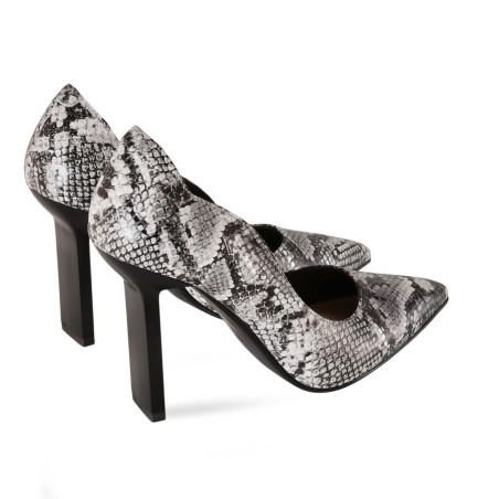 women court shoes