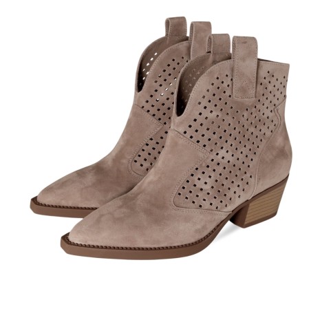 women court shoes