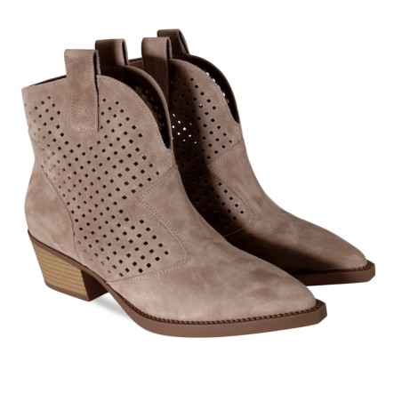 women court shoes