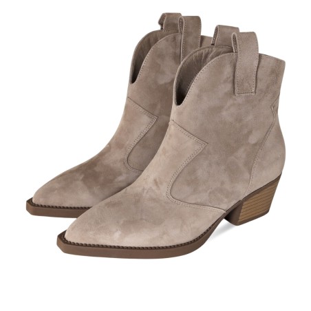 women leisure shoes
