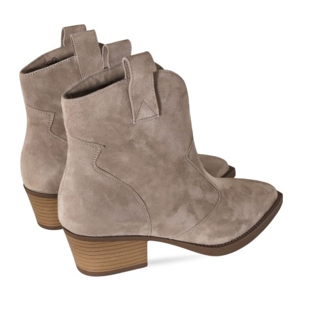 women leisure shoes