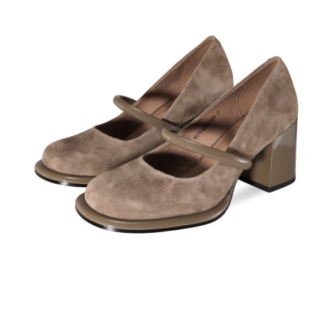 women court shoes