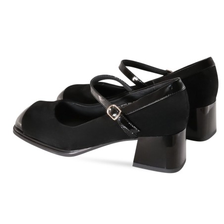 women court shoes