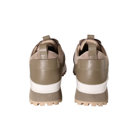 women court shoes