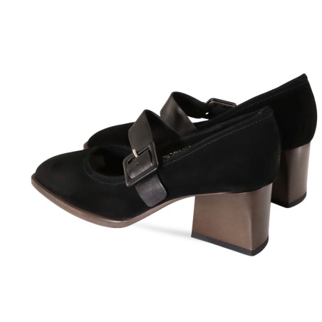 women court shoes