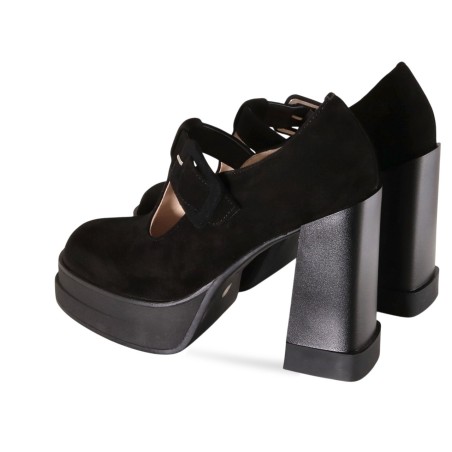 women court shoes