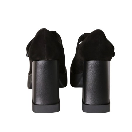 women court shoes