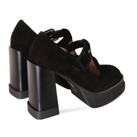 women court shoes