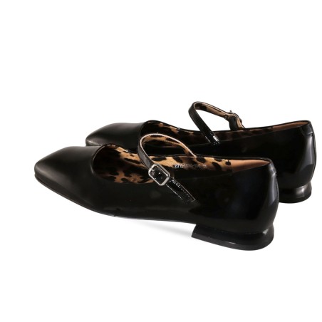women court shoes