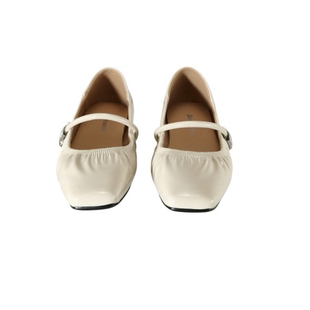 women court shoes