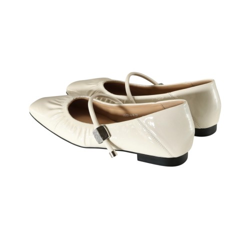 women court shoes