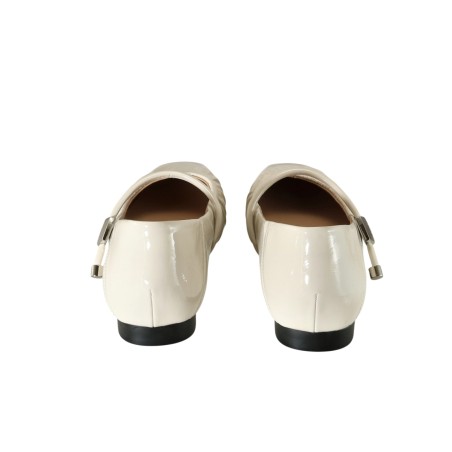 women court shoes