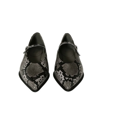 women court shoes
