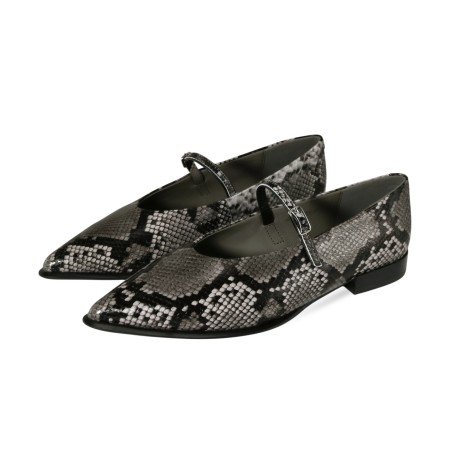 women court shoes