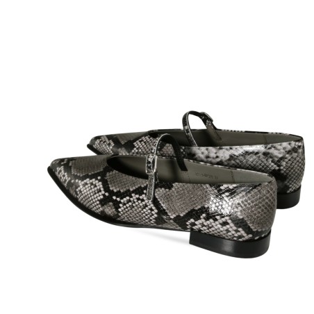 women court shoes