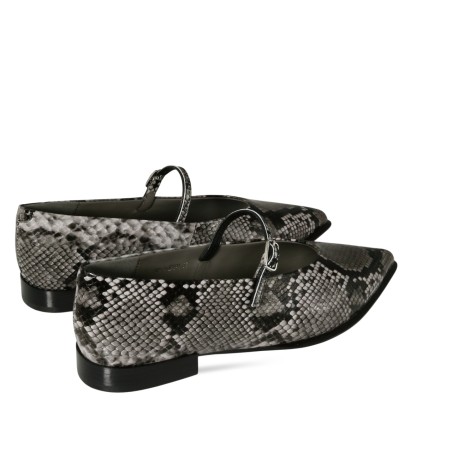 women court shoes