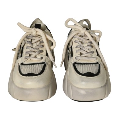 women court shoes