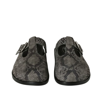 women leisure shoes