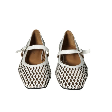 women leisure shoes