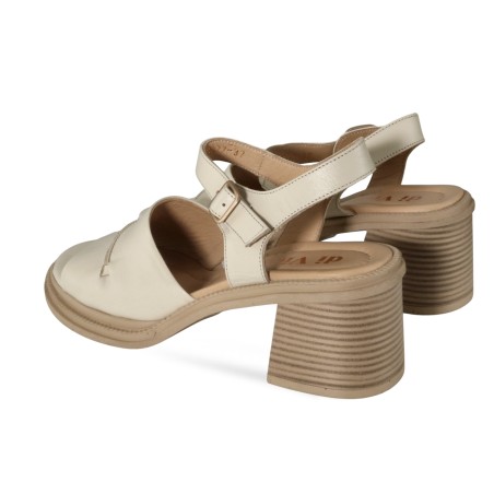 Women sandals