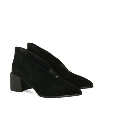 women court shoes