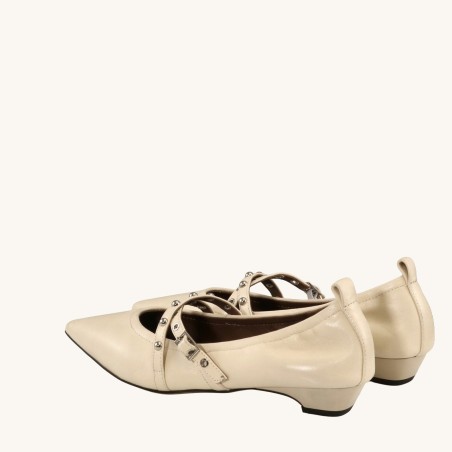 women court shoes