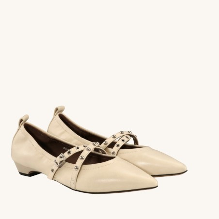 women court shoes