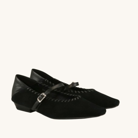 women court shoes