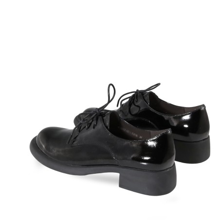 women court shoes