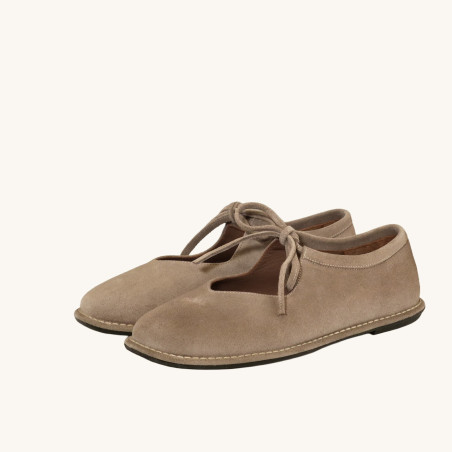women court shoes