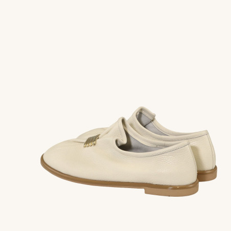 women court shoes